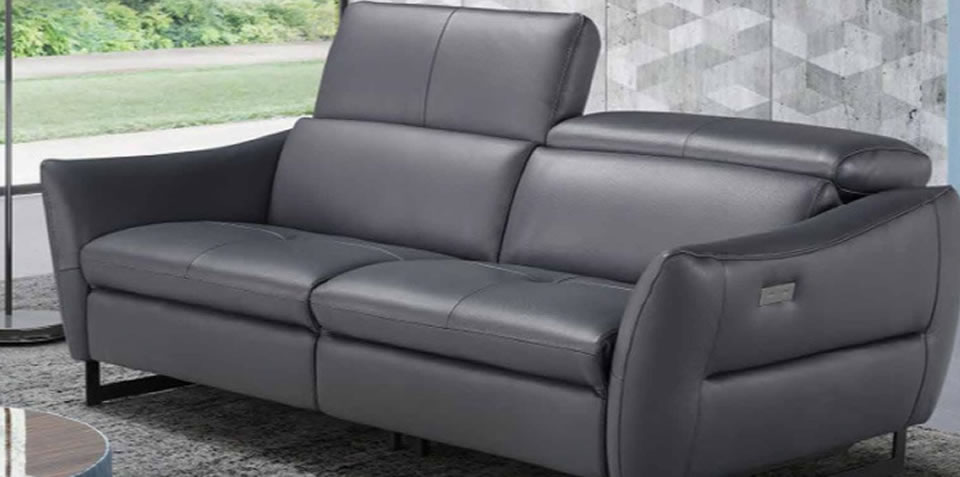 divano in pelle vs tessuto